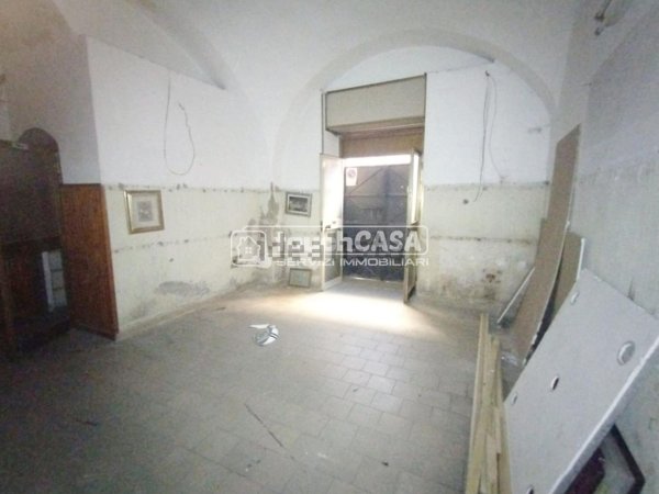 locale commerciale in vendita ad Aversa in zona Centro Città