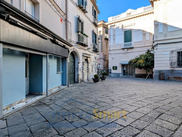 locale commerciale in vendita ad Aversa in zona Centro Città