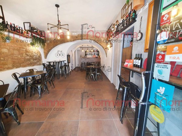 locale commerciale in vendita ad Aversa in zona San Paolo