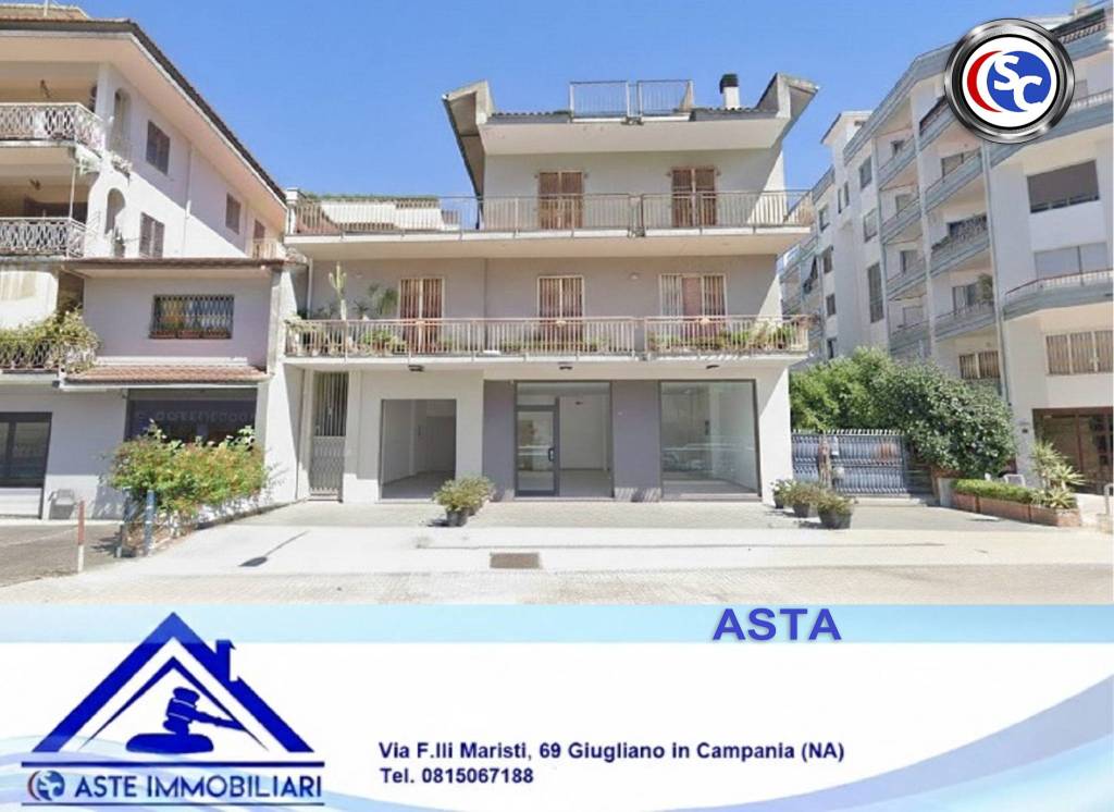 negozio in vendita ad Aversa