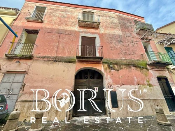 intera palazzina in vendita ad Aversa in zona Centro Città