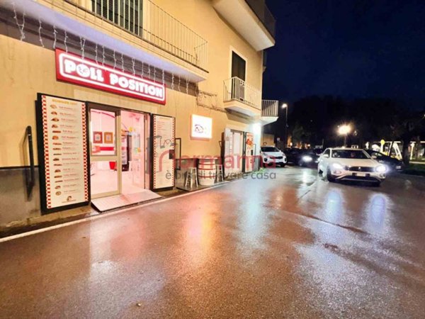 negozio in vendita ad Aversa in zona San Paolo