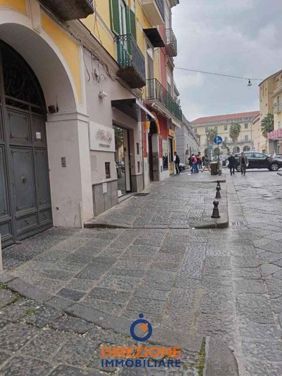 negozio in vendita ad Aversa