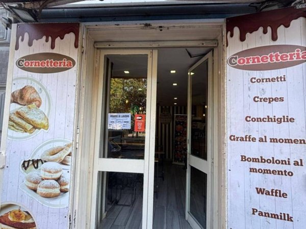 negozio in vendita ad Aversa in zona Centro Città