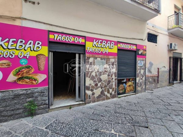negozio in vendita ad Aversa in zona Centro Città