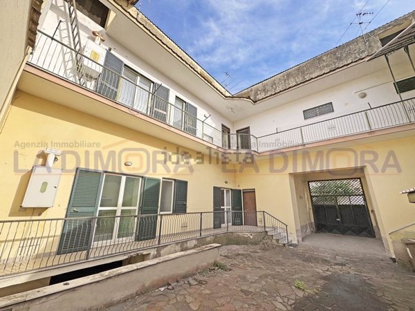 casa semindipendente in vendita ad Aversa