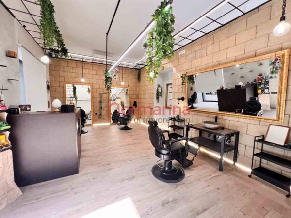 negozio in vendita ad Aversa