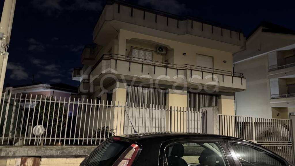 intera palazzina in vendita ad Aversa in zona Centro Città