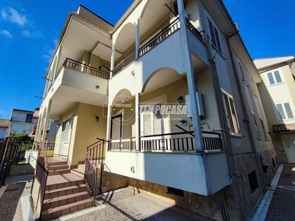 casa indipendente in vendita ad Aversa