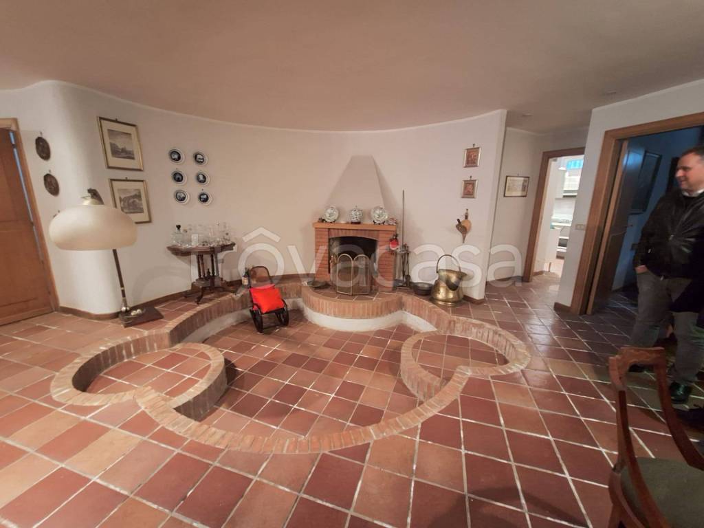 casa indipendente in vendita ad Aversa