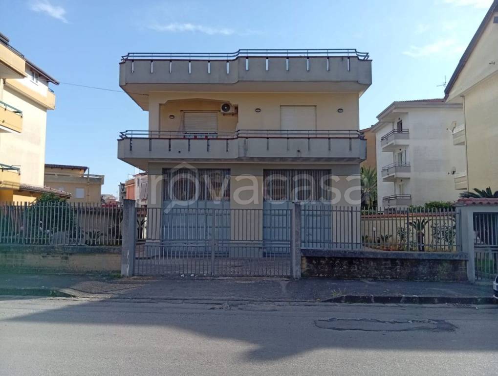 casa indipendente in vendita ad Aversa