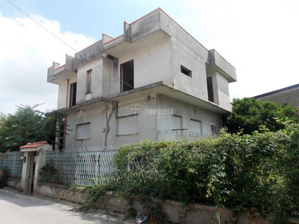 casa indipendente in vendita ad Aversa