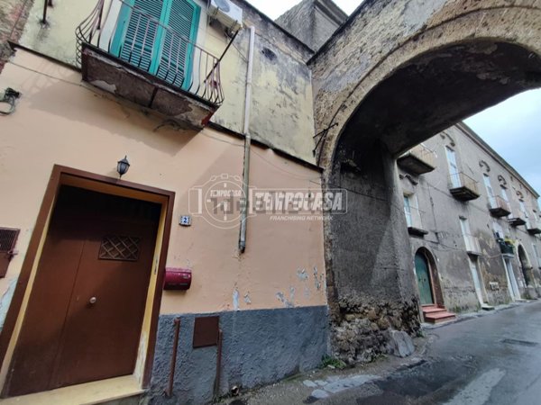 casa indipendente in vendita ad Aversa