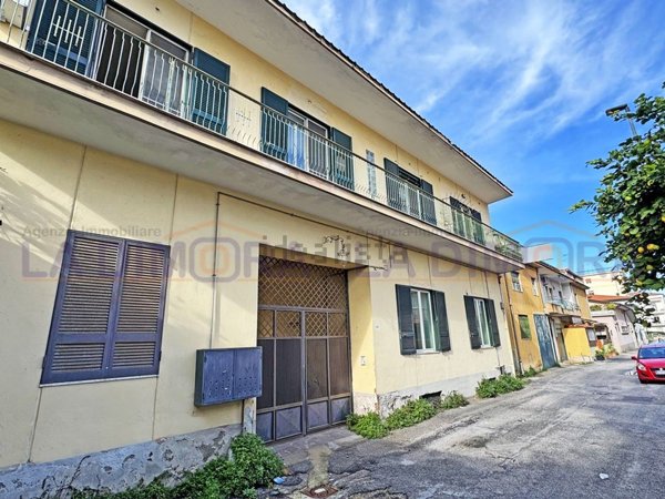 casa semindipendente in vendita ad Aversa