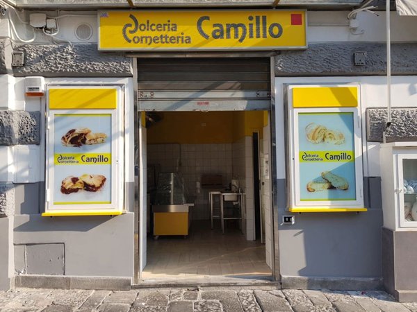 negozio in vendita ad Aversa in zona Centro Città