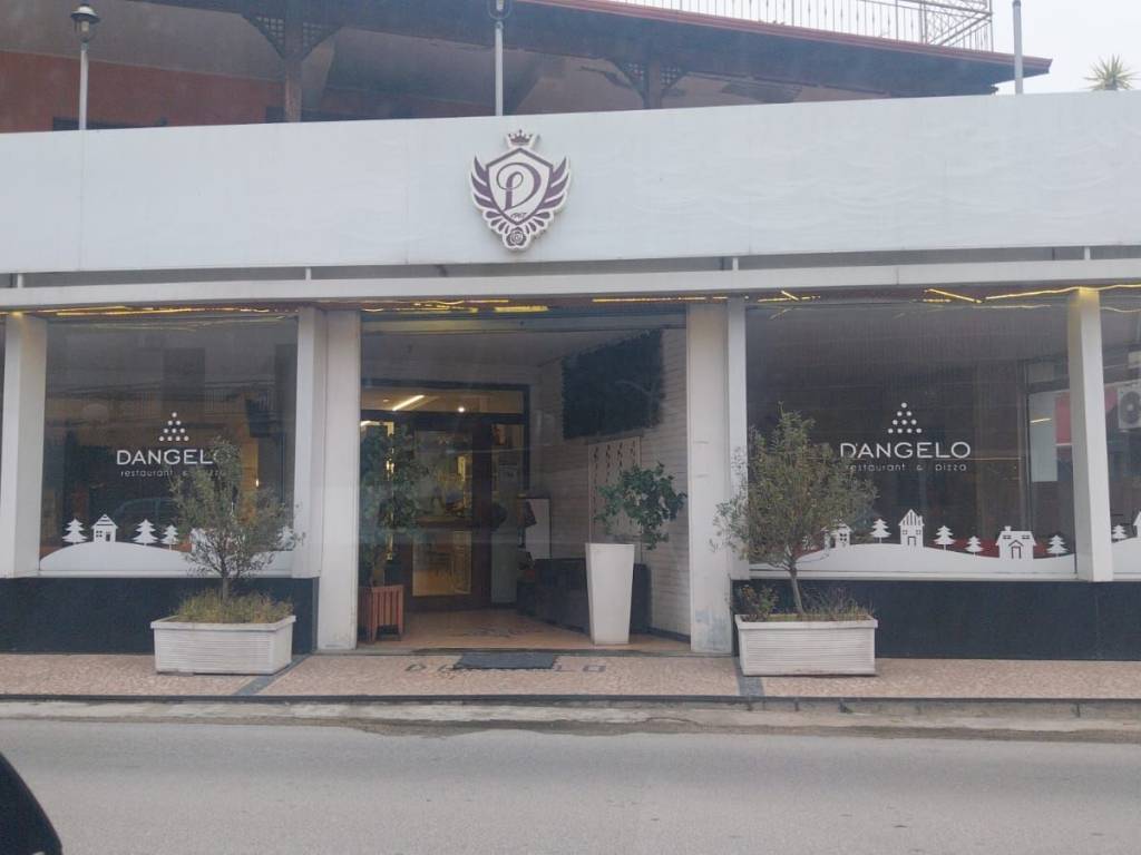 negozio in vendita ad Aversa