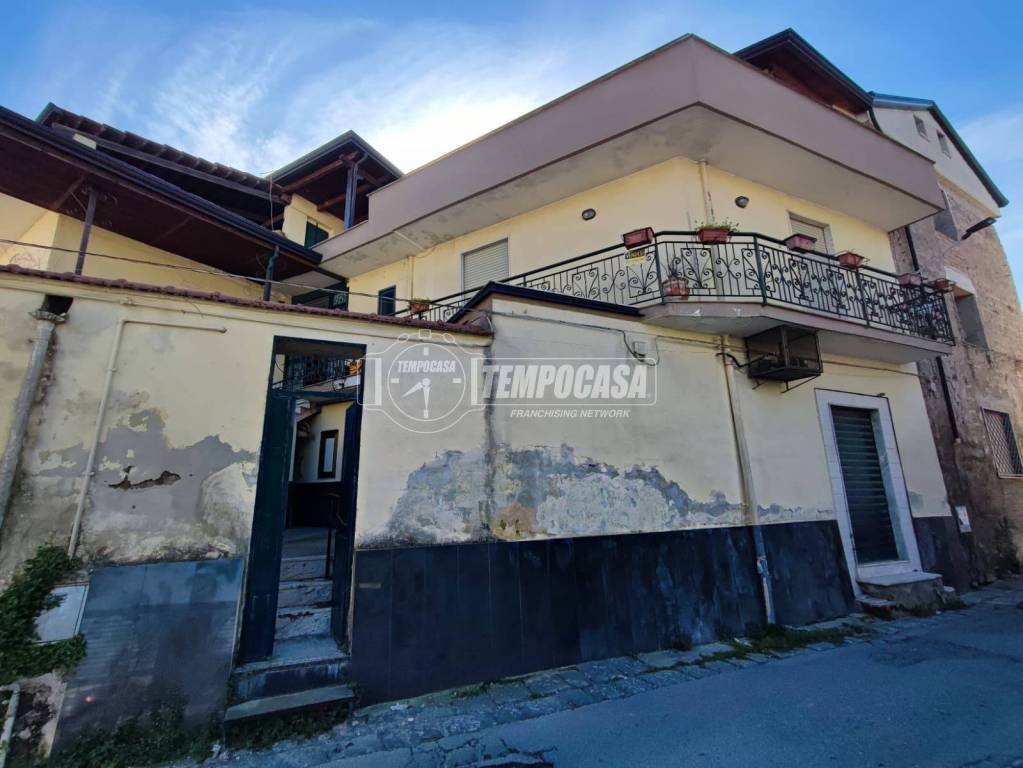 casa indipendente in vendita ad Aversa in zona Borgo San Lorenzo