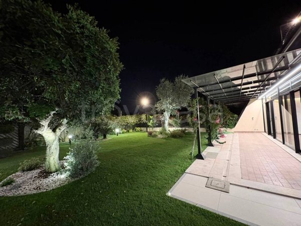 casa indipendente in vendita ad Aversa in zona Centro Città