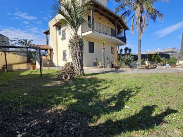 casa indipendente in vendita ad Aversa