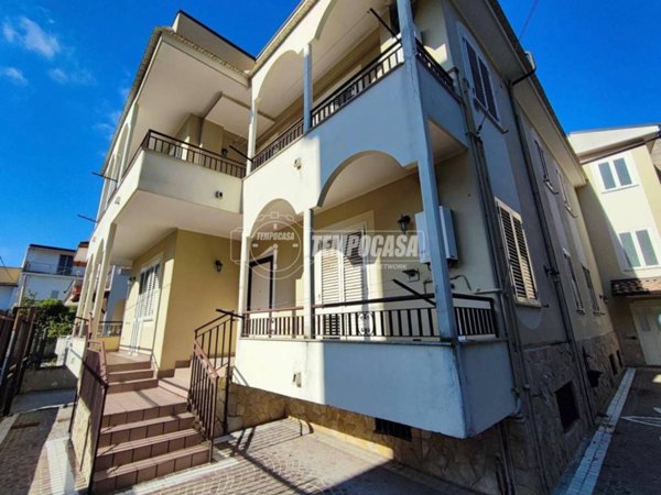 casa indipendente in vendita ad Aversa