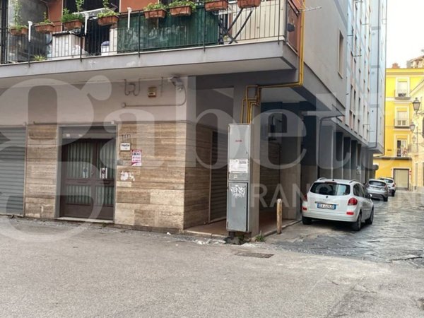 negozio in vendita ad Aversa in zona San Paolo