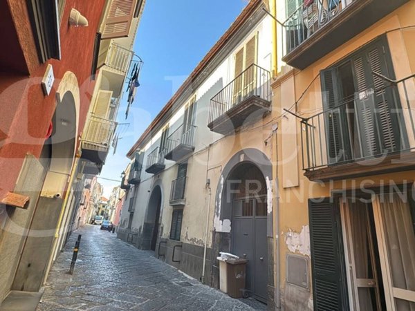 casa indipendente in vendita ad Aversa in zona Centro Città