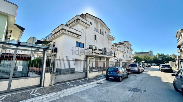 locale commerciale in vendita ad Aversa