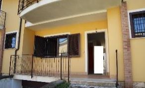 casa indipendente in vendita a Baia e Latina