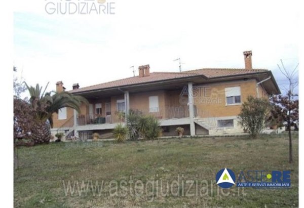 azienda agricola in vendita a Baia e Latina