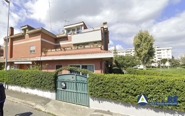 casa indipendente in vendita a Baia e Latina in zona Latina
