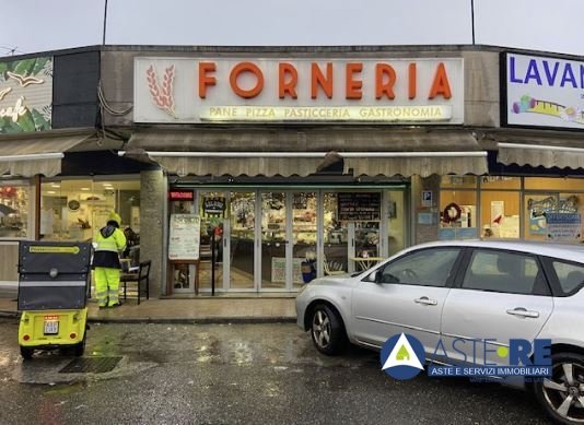 negozio in vendita a Baia e Latina in zona Latina