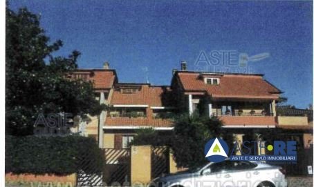 appartamento in vendita a Baia e Latina in zona Latina