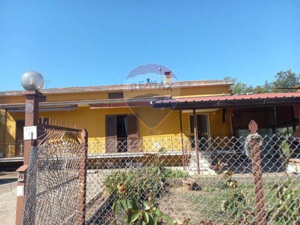 casa indipendente in vendita a Baia e Latina