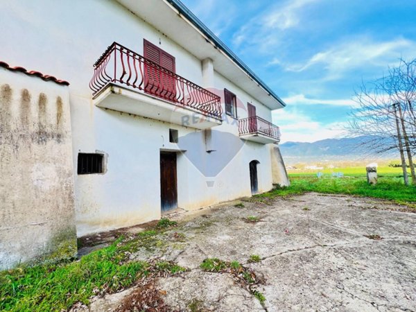 casa indipendente in vendita a Baia e Latina