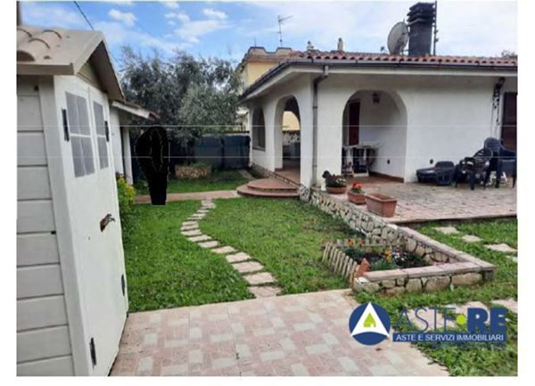 appartamento in vendita a Baia e Latina in zona Latina