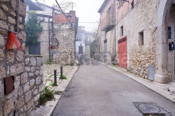 casa indipendente in vendita a Baia e Latina in zona Latina