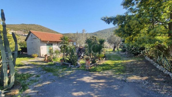 casale in vendita a Bellona