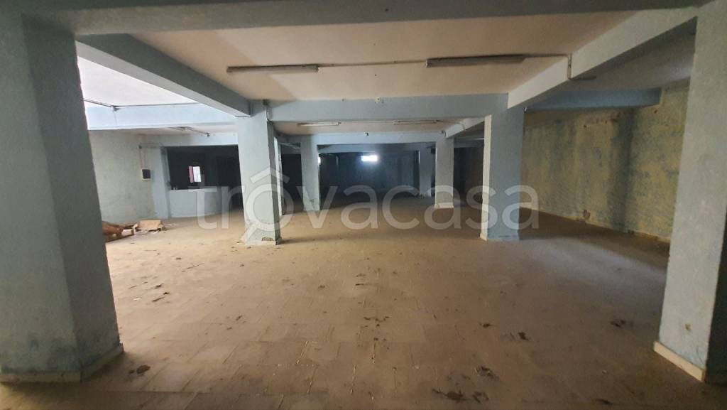 locale commerciale in vendita a Bellona