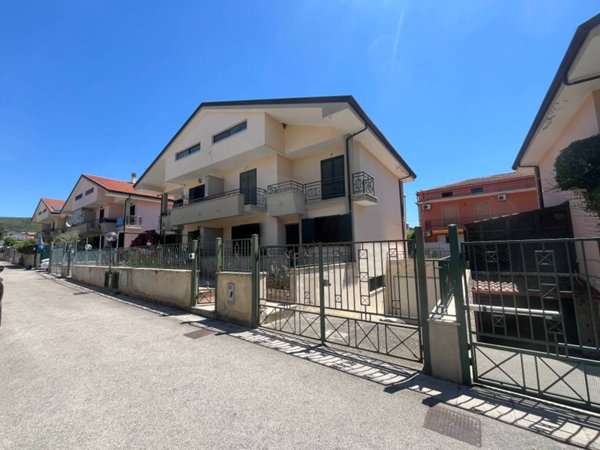 casa indipendente in vendita a Bellona