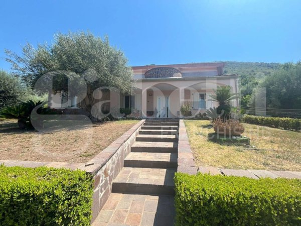 casa indipendente in vendita a Bellona