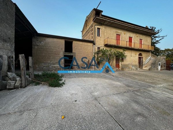 casa indipendente in vendita a Bellona