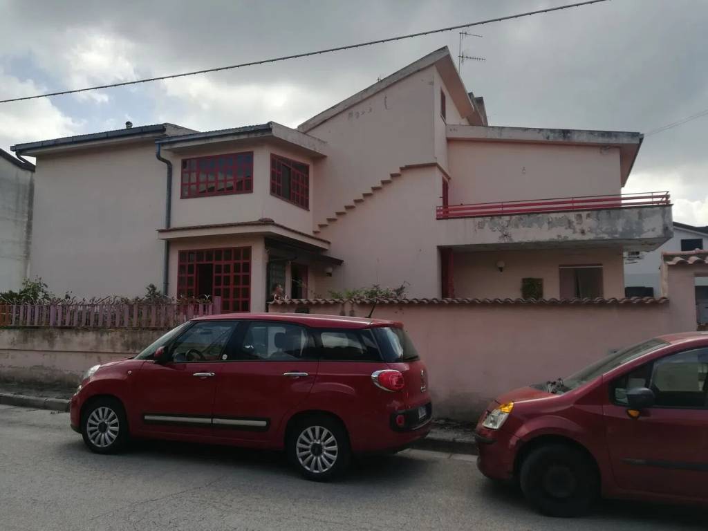 intera palazzina in vendita a Bellona