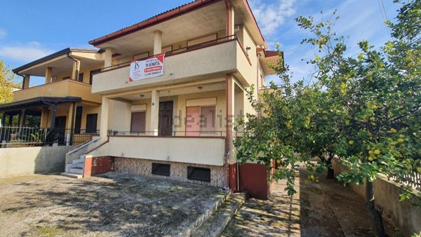 casa indipendente in vendita a Bellona