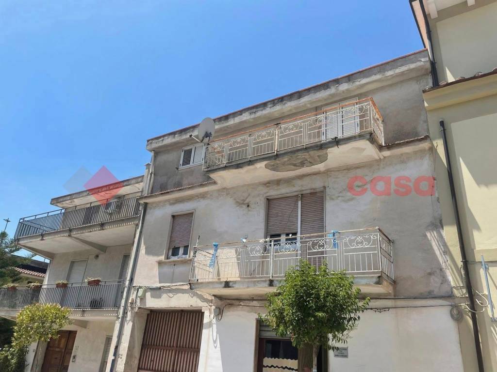 intera palazzina in vendita a Bellona