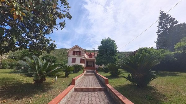 casa indipendente in vendita a Bellona