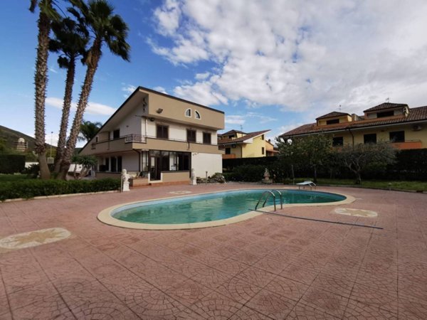 casa indipendente in vendita a Bellona