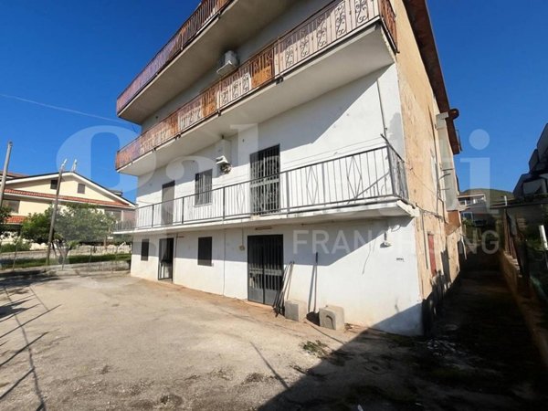 casa indipendente in vendita a Bellona