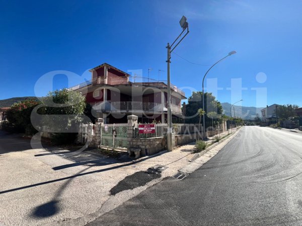 casa indipendente in vendita a Bellona