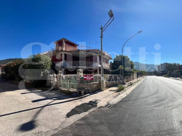 casa indipendente in vendita a Bellona