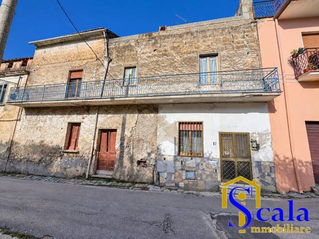 casa indipendente in vendita a Bellona